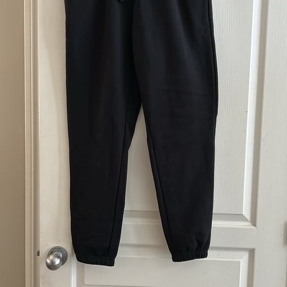 NWT. Black jogging pants - Picture 2 of 3